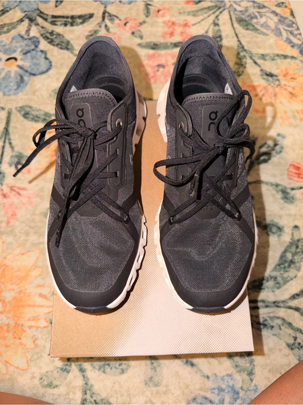 On Running Black women’s Athletic Shoes with White Soles